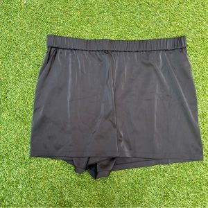 Good American Black Shorts